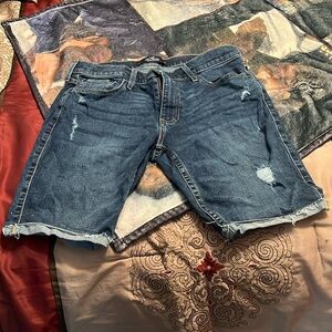 Hollister’s skinny denim short 9” size 31